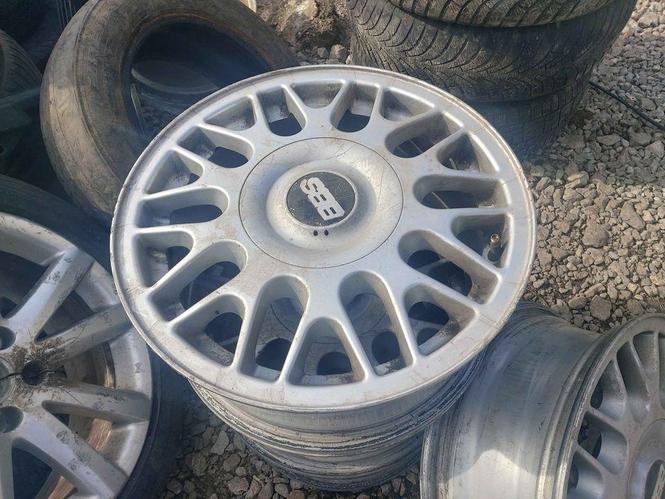 4×100 R15