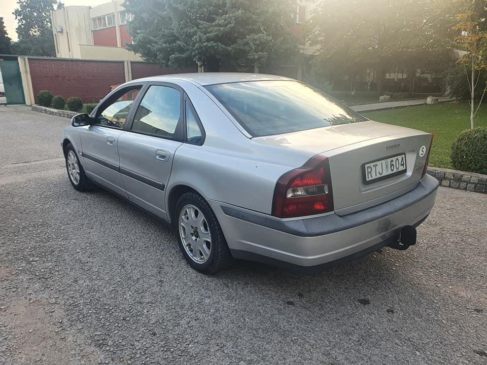 Volvo-s80-2-4-benzinac-kompletan-ili-djelovi-otkup-auta