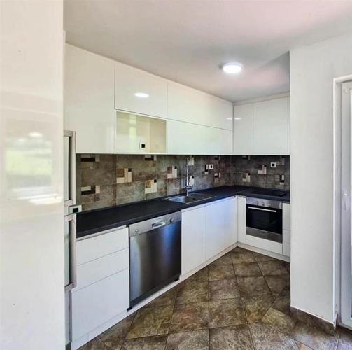 IZDAVANJE!!!Trosobna kuća,250m2,Podgorica,Mareza