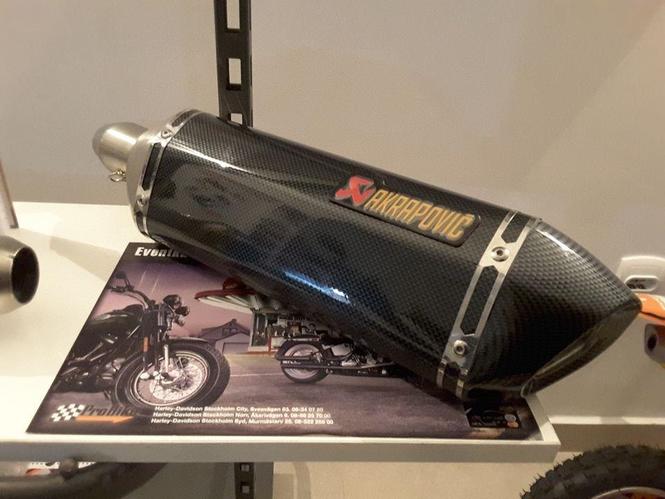 AKRAPOVIC karbon 42 cm