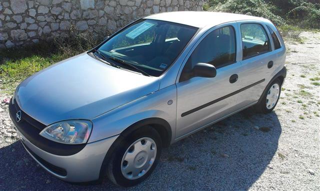Opel Corsa 1.7 di - 01