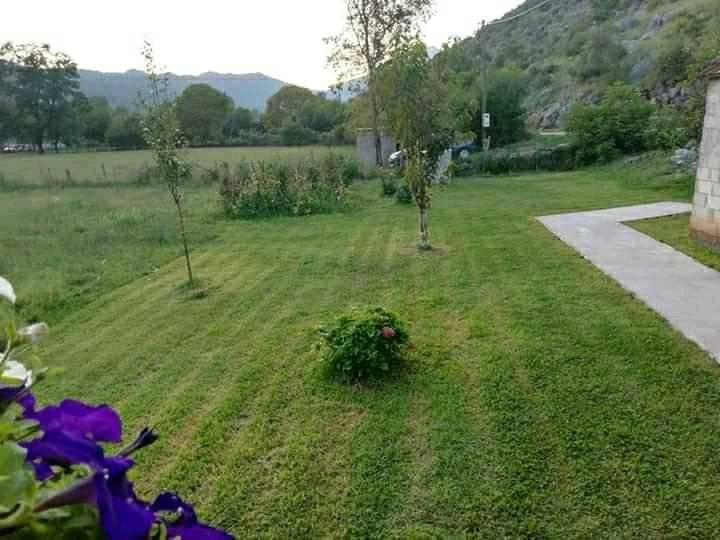 Kuća-i-plac-