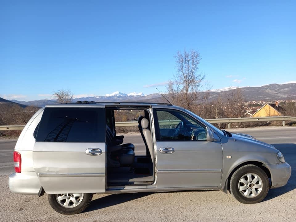 Kia-Carnival