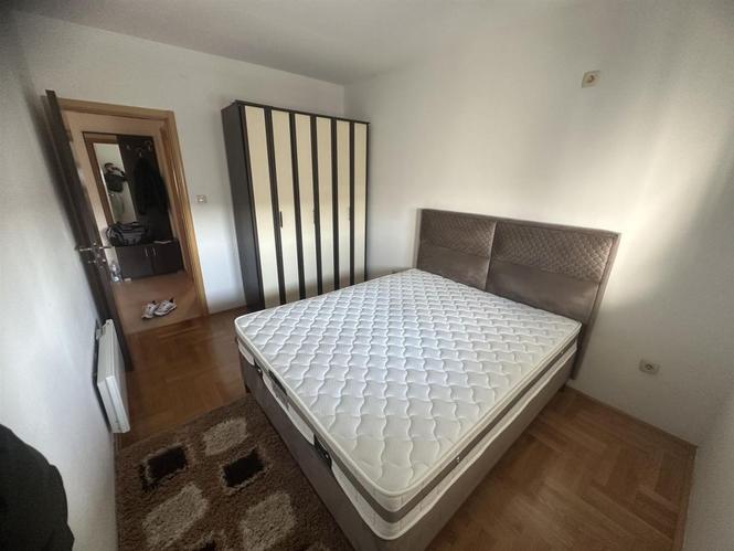 Izdavanje jednosoban stan Pobrežje