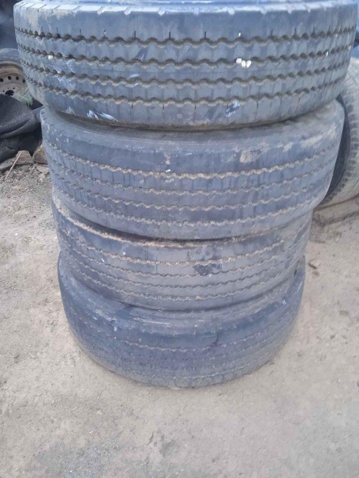 Prodajem-gume-za-kamion-315-70R-22-5-I-235-75R-17-5