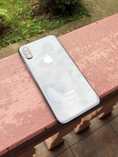 IPHONE X 64 GB