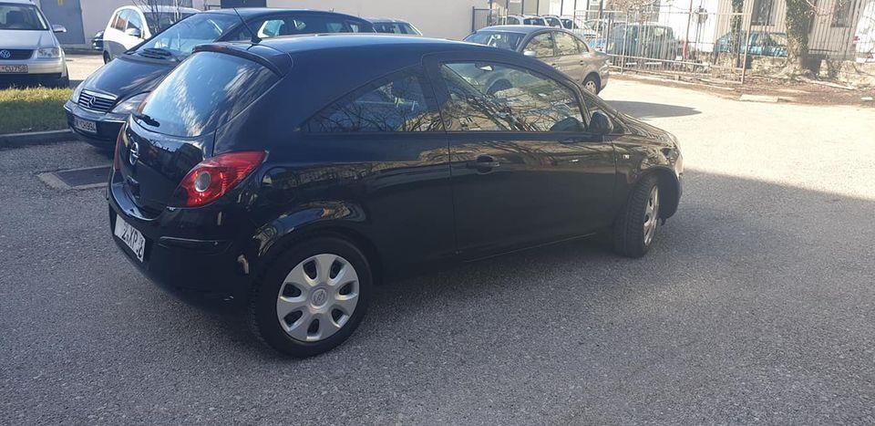Opel-Corsa-1-3-D