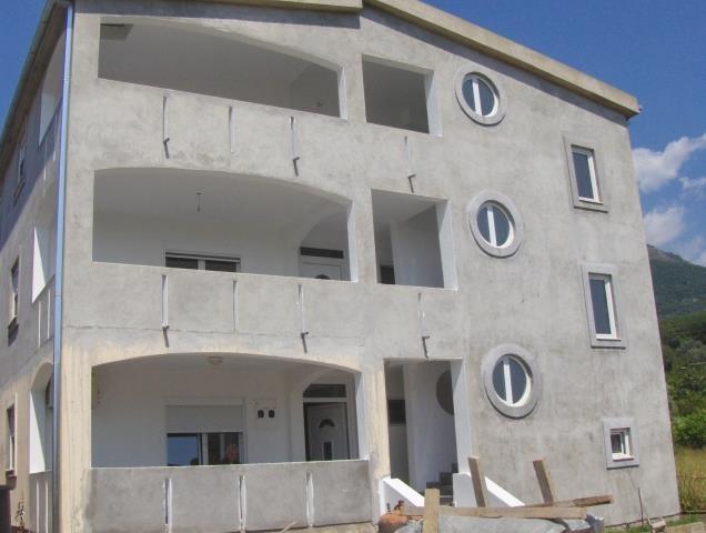 Kuca od 462m2 u Bar