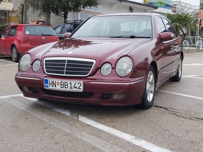 Mercedes- okaš 2.2cdi 105kw 2001god registrovan automatik
