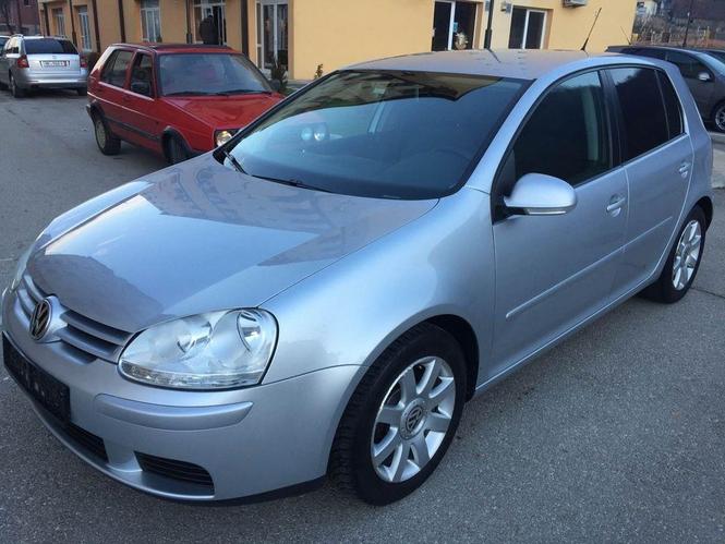 Golf V 2008god 1.9tdi 77kw Zadnji model. Kao nov,bez ogrebot