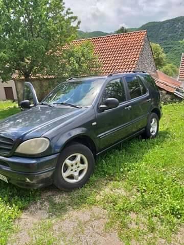 Mercedes