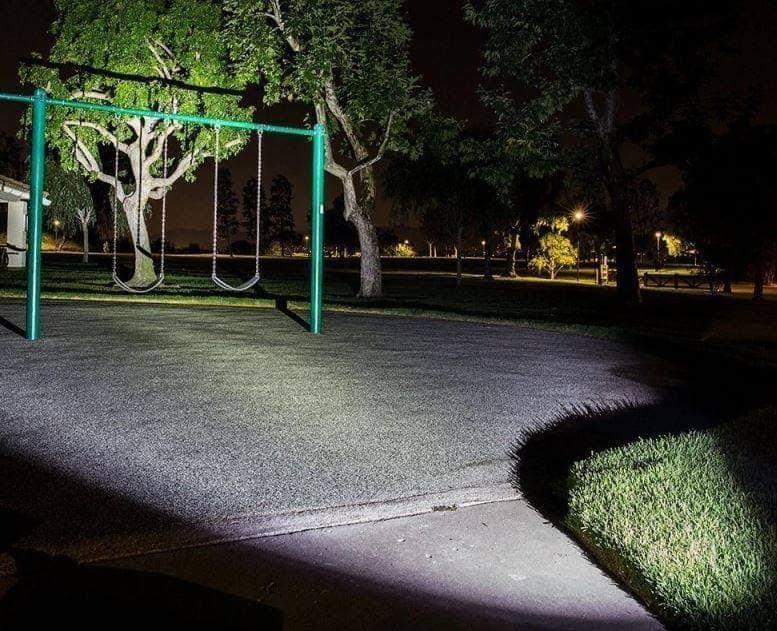 Velika-ručna-lampa-sa-mikro-prekidačem-i-nosačem-za-lampu--V
