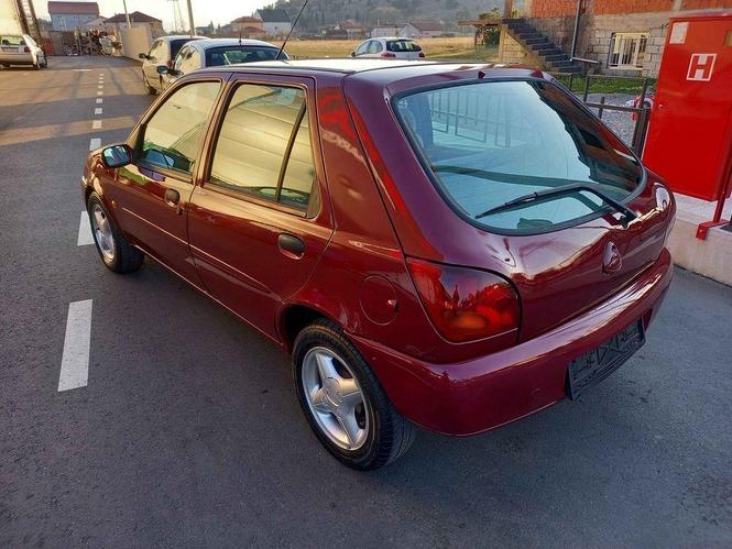 FORD FIESTA 1.8D