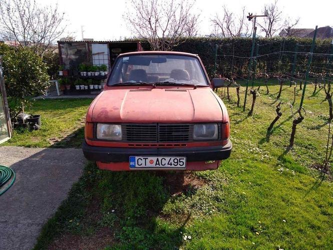 Mijenjam skodu za starinske stvari...