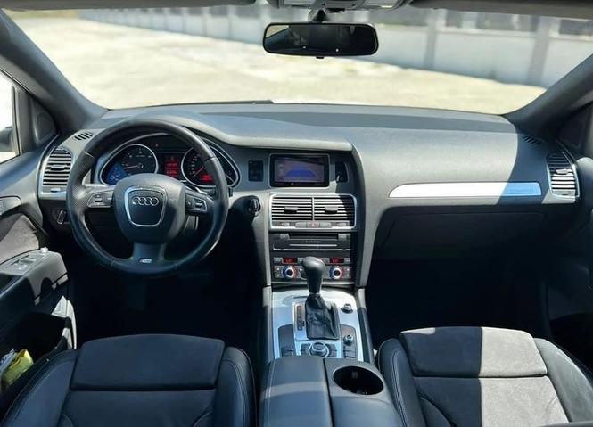 Audi Q7 S line
