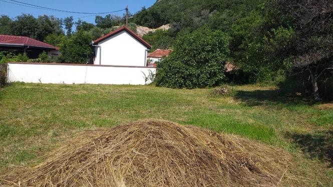 Prodajem plac u Baosicima 402m2