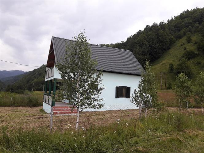 Prodajem vikendicu