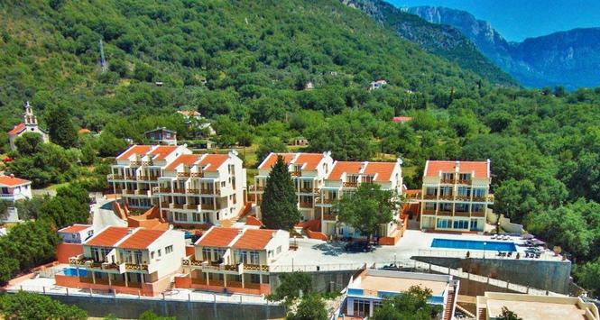 Na prodaju opremljen stan, direktan pogled na more