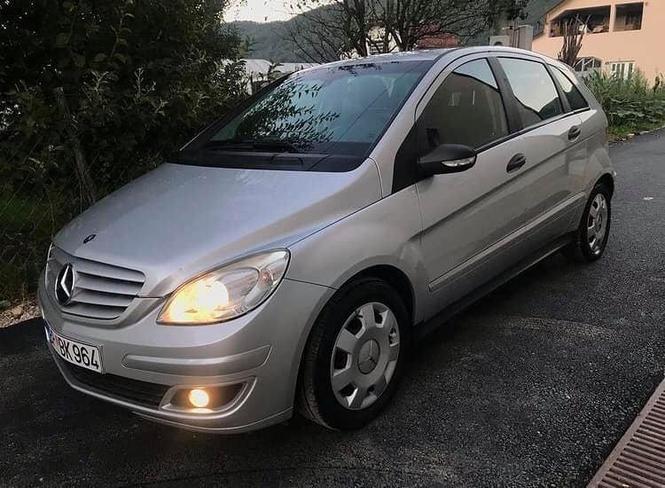 Mercedes B180