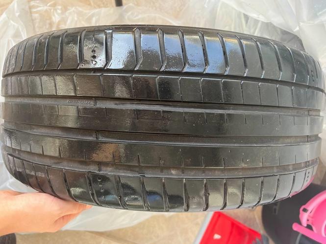 prodajem set guma Michelin R19