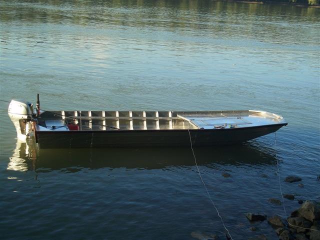 Nov aluminijski Camac i Honda 25ks.