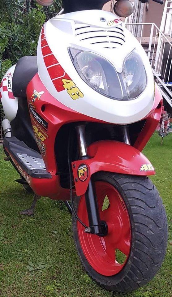 KEEWAY-F-act-50-VR-46-edition-2008