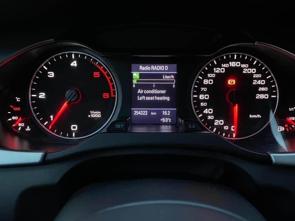 Audi-A4-2010-2-0-TDI