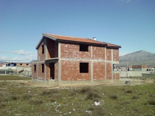 Kuca od 200m2 u Podgorica, Karabusko Polje