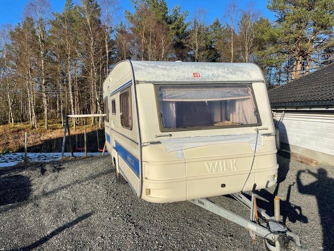 Caravan Wilk 