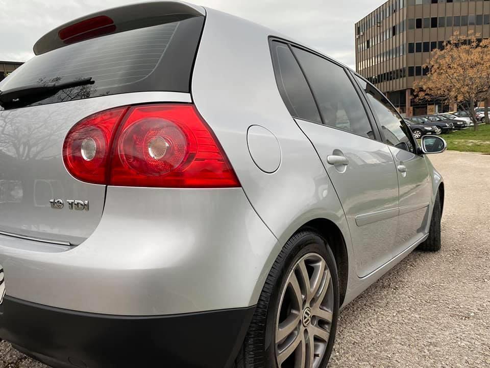 Golf-V-1-9-tdi-77kw-2004