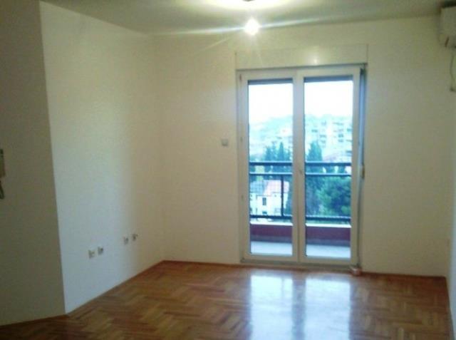 Odličan useljiv jednosoban stan 45m2 u Podgorica