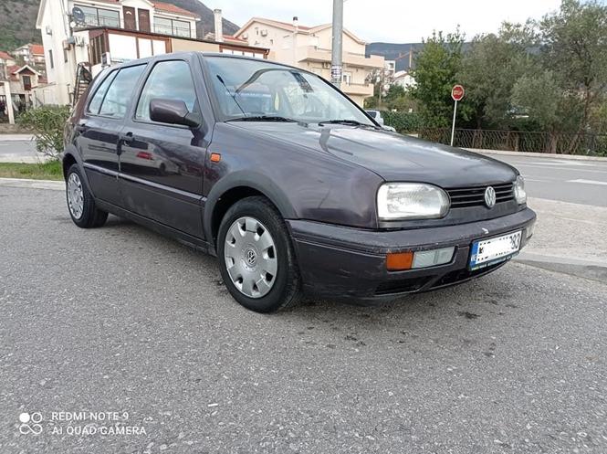 Golf 3 1.9d 55kw 93god