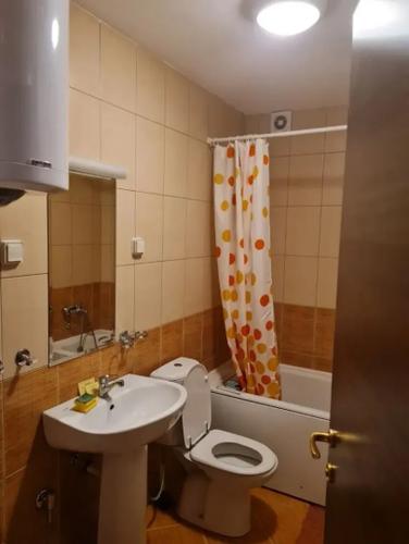Iznajmljuje se garsonjera, City Kvart