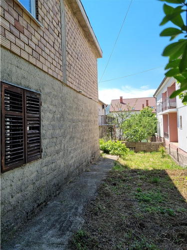 Iznajmljuje se: Trebinje - Vinogradi: Dvosoban stan u kuci