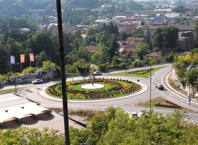 Prodajem plac - Cetinje