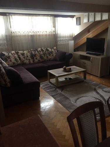  Trosoban stan, 86 m2 , centar