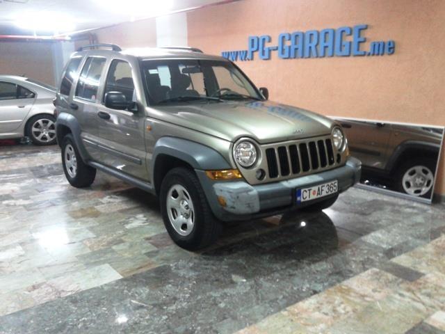 Jeep Cherokee 2,8crd - Automatik - 4x4 -05