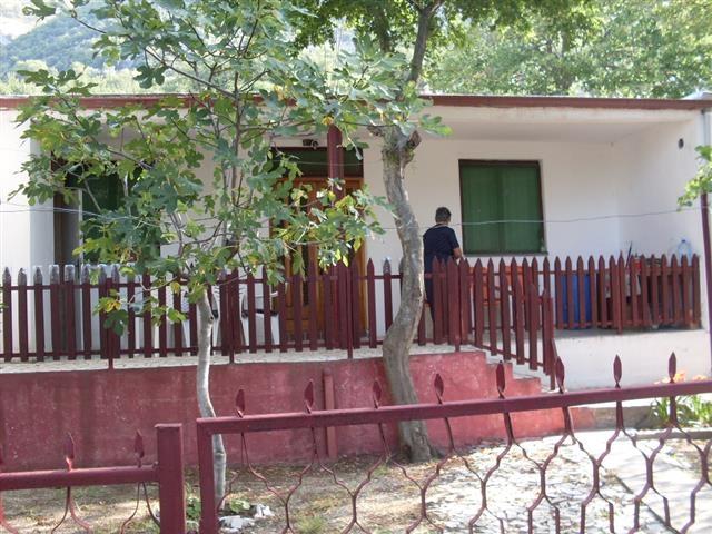Kuca 90  m2 - Sutomore