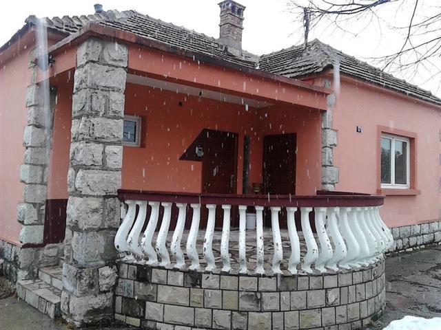 Extra kuca 120m2  u Niksicu
