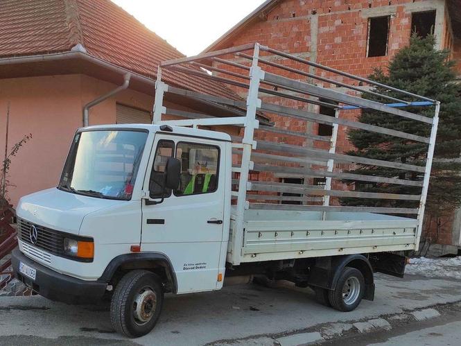 Mercesed Vario 714 D ima servo extra stanje moguca zamjena 0