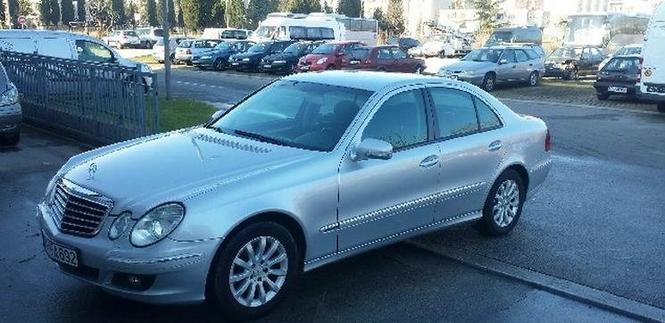 Mercedes Benz  E 220 cdi -07