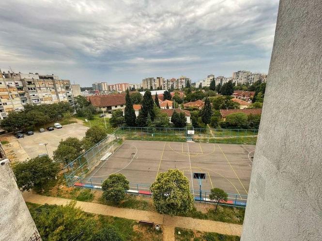 Prodaje se dvosoban stan, 73m2 u ul.Bulevar Save Kovacevica 