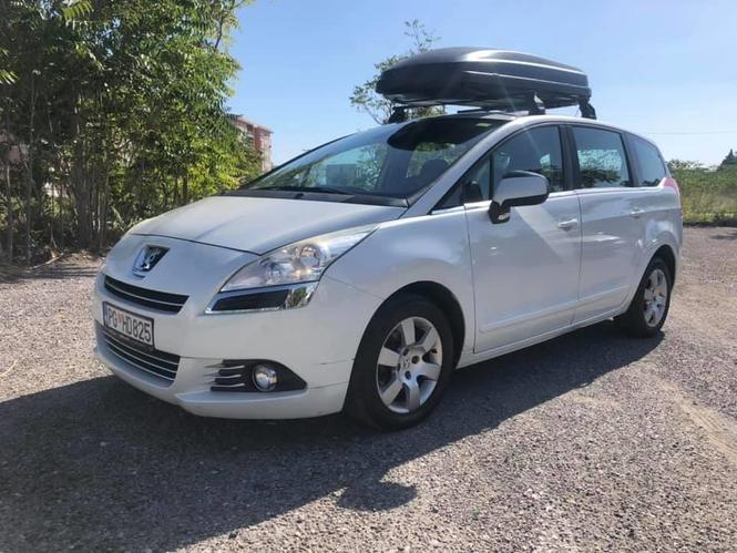 PEUGEOT 5008 Aut