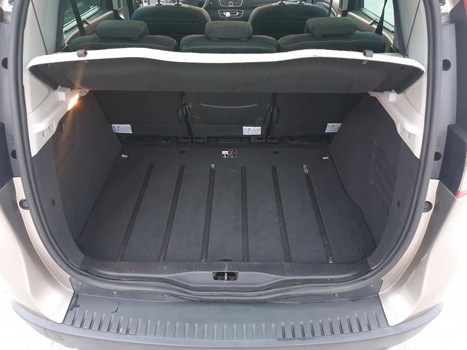 Renault-scenic-1-5dci-2010