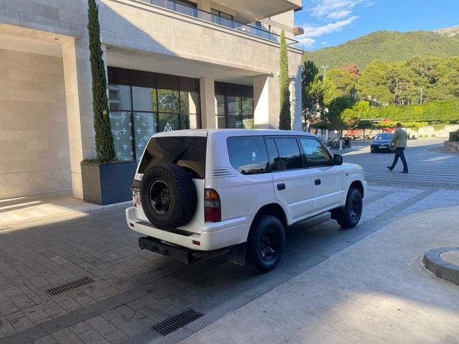 Toyota Land Cruiser 3.0td 2000god