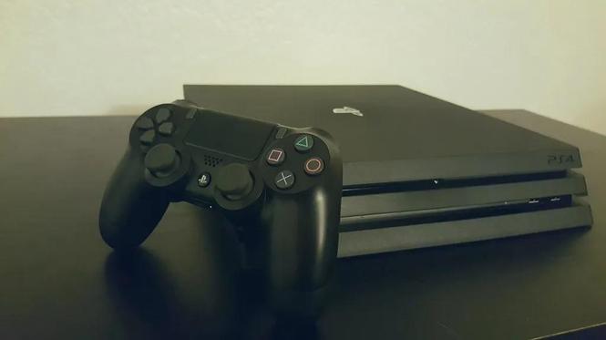 Prodajem ps4 PRO