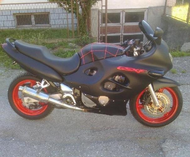 Suzuki  Gsx-f -02