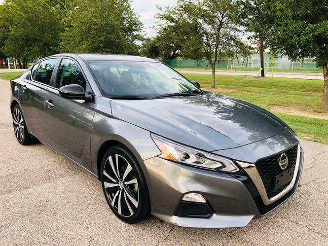  2019-Nissan-Altima-2-5-SR-4dr-Sedan thumbnail 
