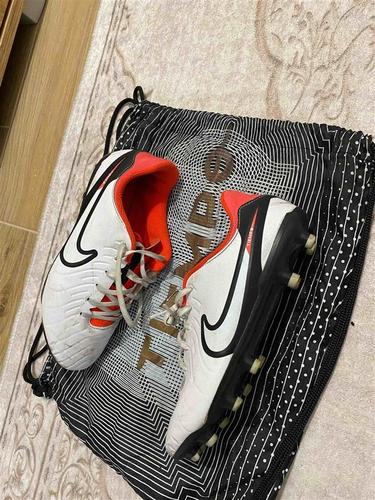 Prodajem kopačke nike tiempo broj 38.5