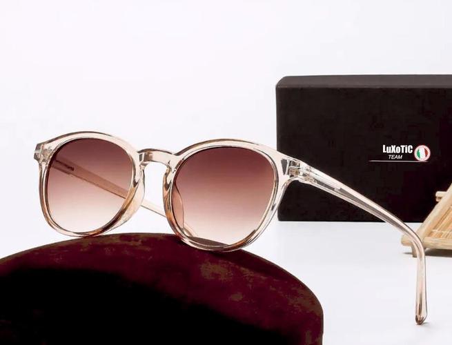 Tom Ford naocare